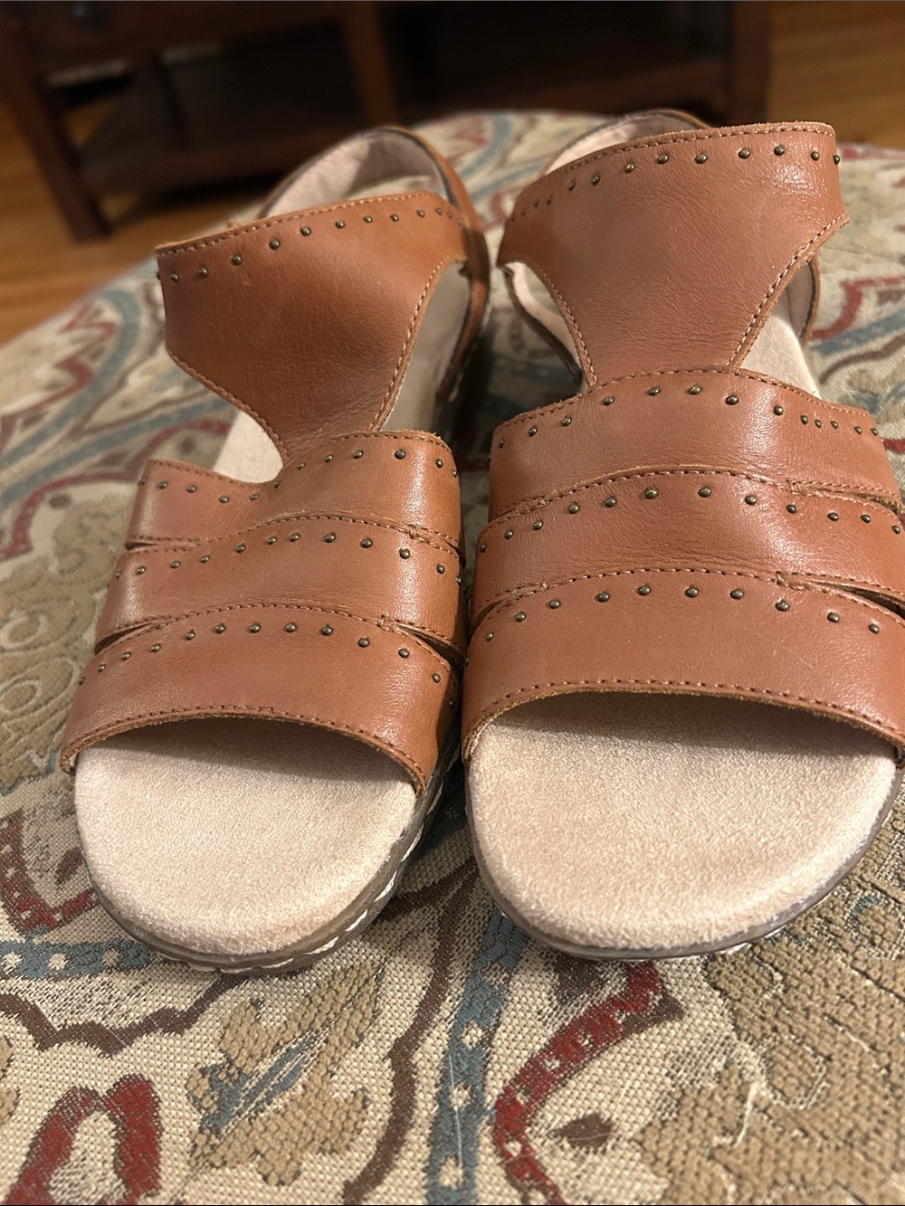 Woman’s New Naturalizer leather sandals